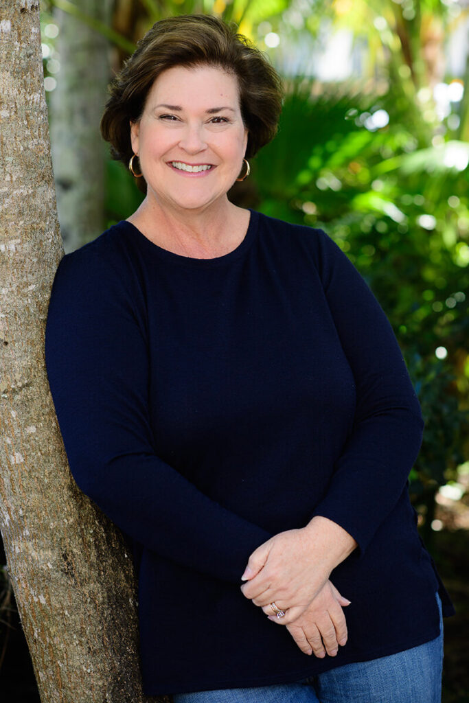 Shannon Dvorak - headshot