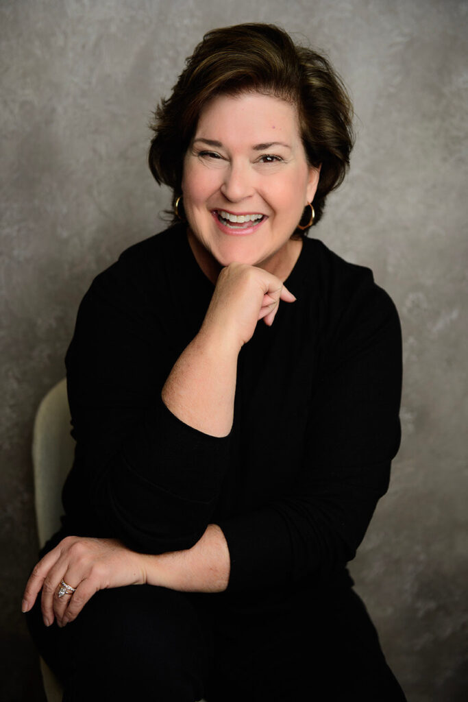 Shannon Dvorak - headshot